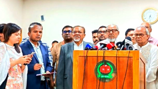 অবাধ নির্বাচনে ইসিকে সর্বাত্মক সহযোগিতার প্রতিশ্রুতি বিএনপির — নজরুল ইসলাম খানের মন্তব্যে আলোচনার ঝড়